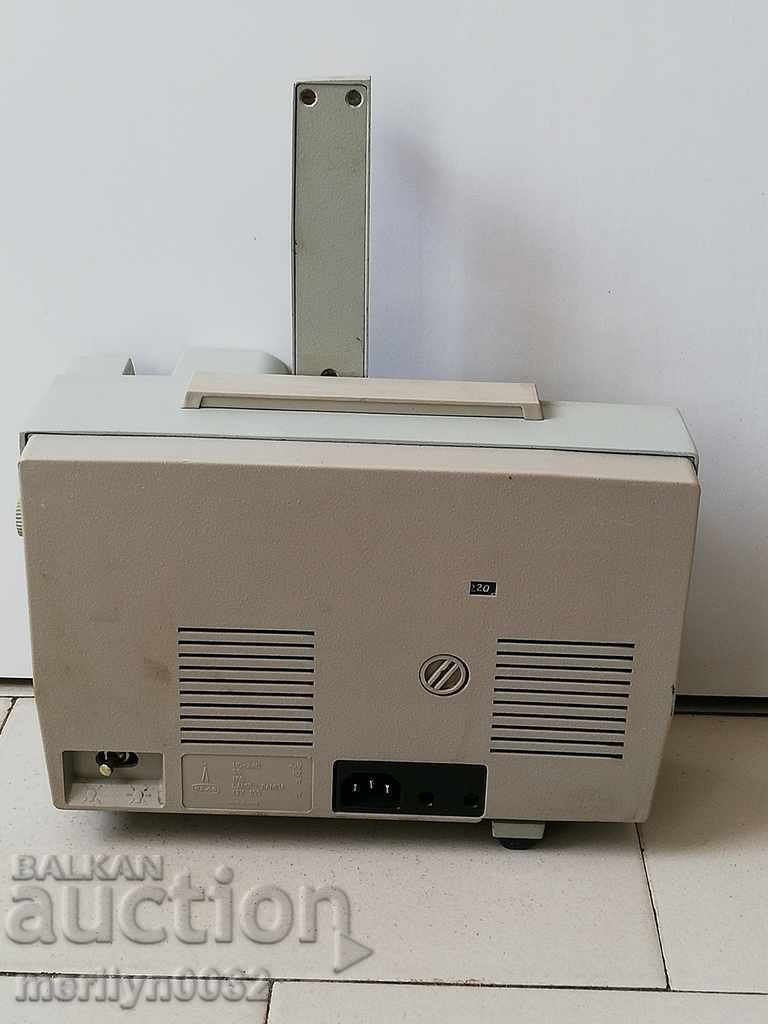 Старинен соц. прожекционен апарат - СССР с цена 89.00 лв. | € 45.50 Старинен соц. прожекционен апарат - СССР с цена 89.00 лв. | € 45.50