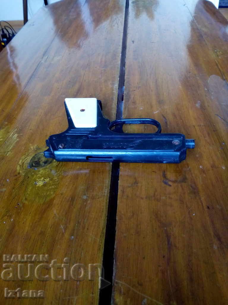Auction  Old toy gun