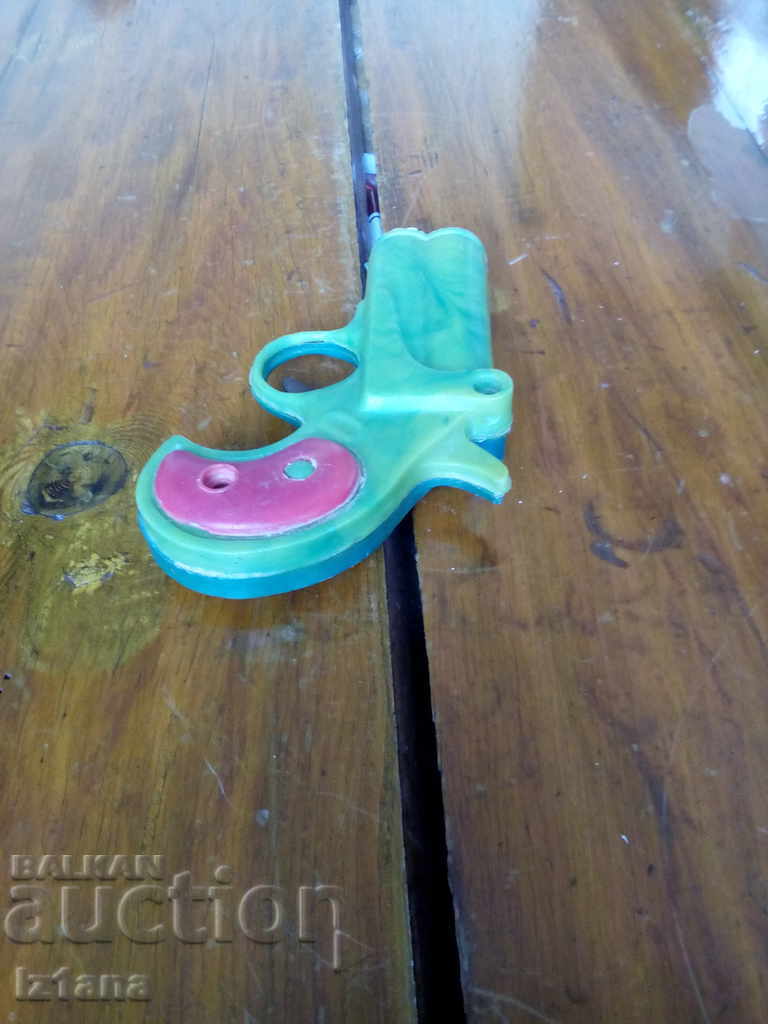 Old toy gun with price 5.00 BGN | € 2.56 Old toy gun with price 5.00 BGN | € 2.56