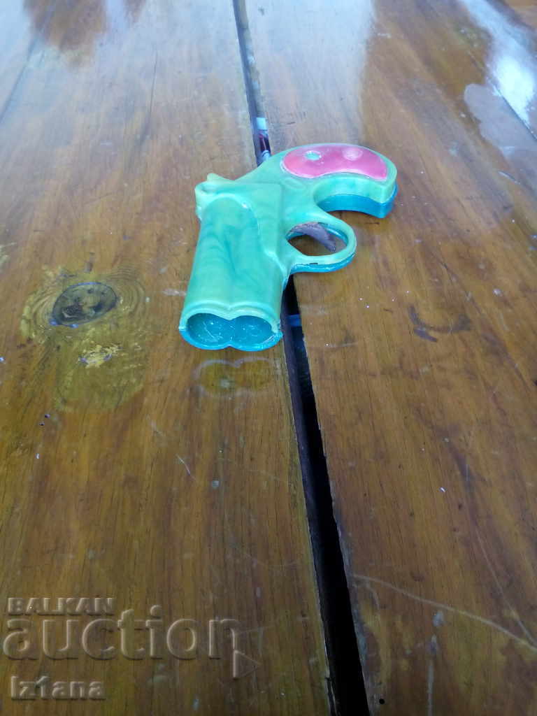 Delivery of Old toy gun Delivery of Old toy gun