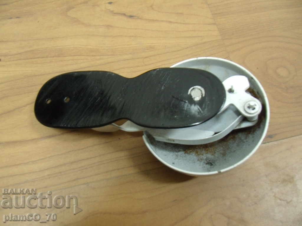 Auction No * 2094 old bell Auction No * 2094 old bell