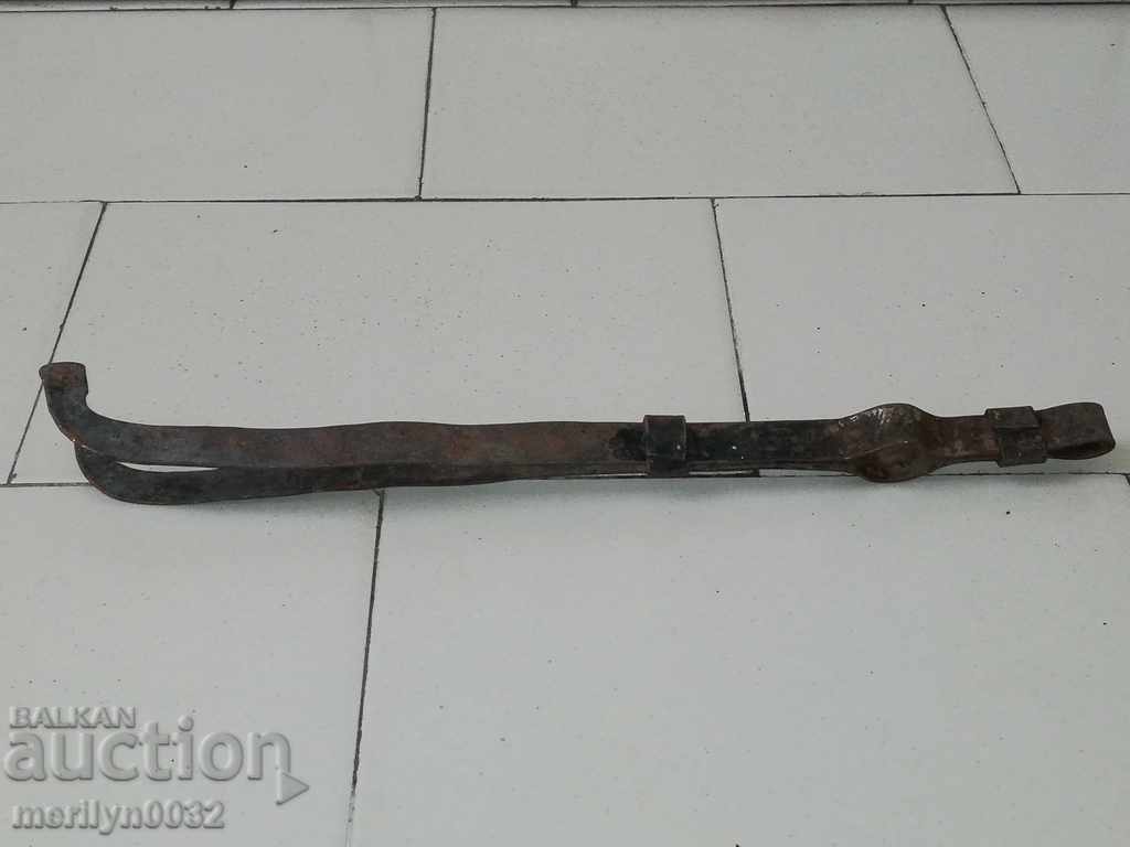 Παράδοση Παλιά dilaf, πολτό, σφυρήλατο σίδερο για ένα φούρνο Παράδοση Παλιά dilaf, πολτό, σφυρήλατο σίδερο για ένα φούρνο