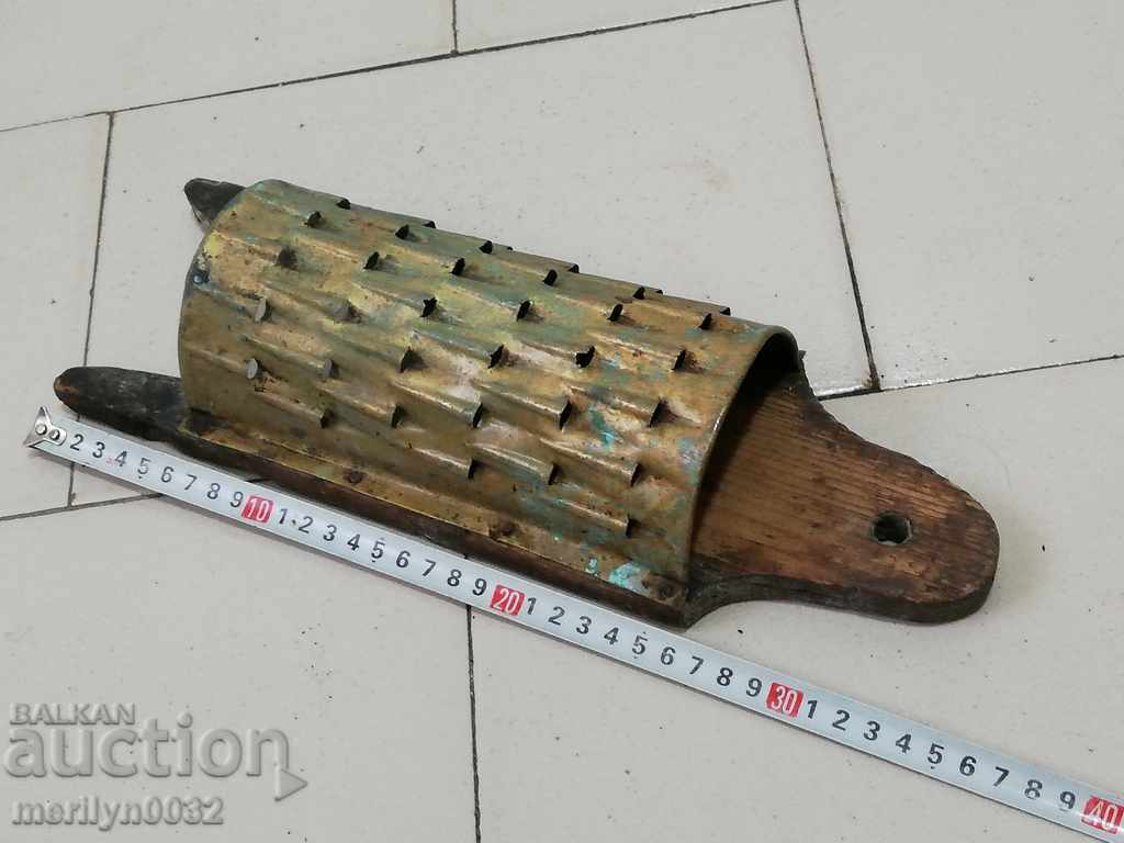 Auction Old grater from the beginning of the twentieth century, primitive Auction Old grater from the beginning of the twentieth century, primitive