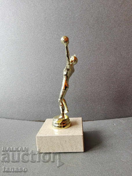 Delivery of An old prize statue Delivery of An old prize statue