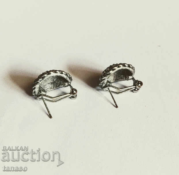 Delivery of Antique earrings, silver plated Delivery of Antique earrings, silver plated