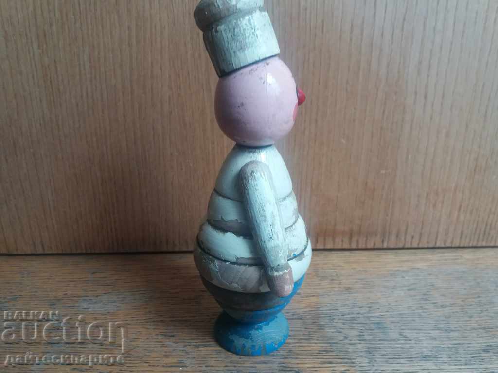 Delivery of An old wooden toy