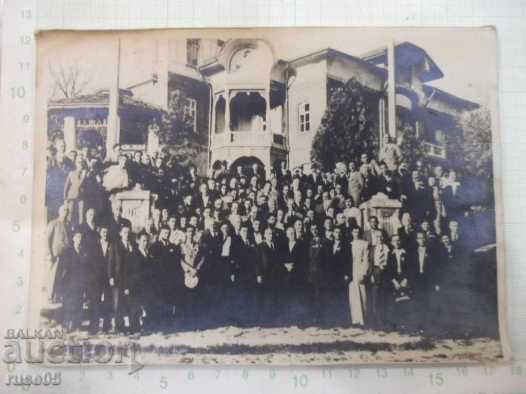 Εικόνα μπροστά από την παλιά καλύβα της Τραπεζίτσα
