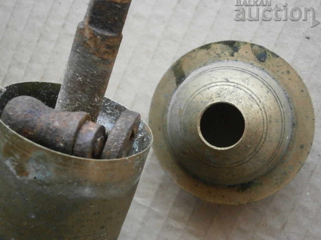 an old Renaissance coffee grinder with tubular MILL - 6