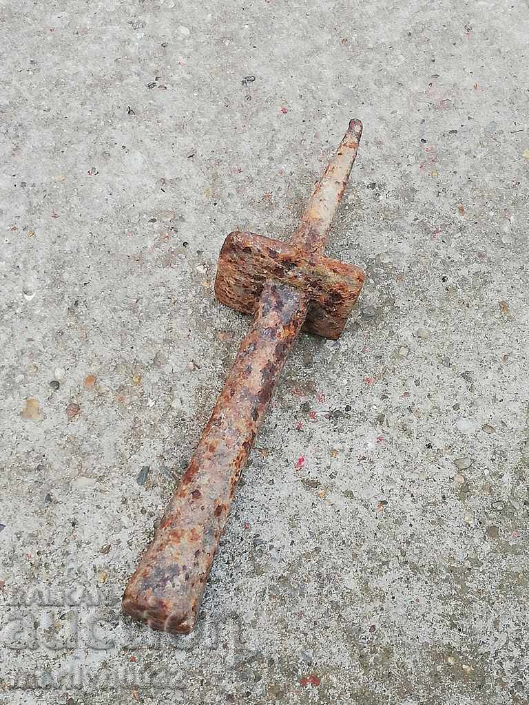 Auction A primitive anvil for hair peeling Auction A primitive anvil for hair peeling