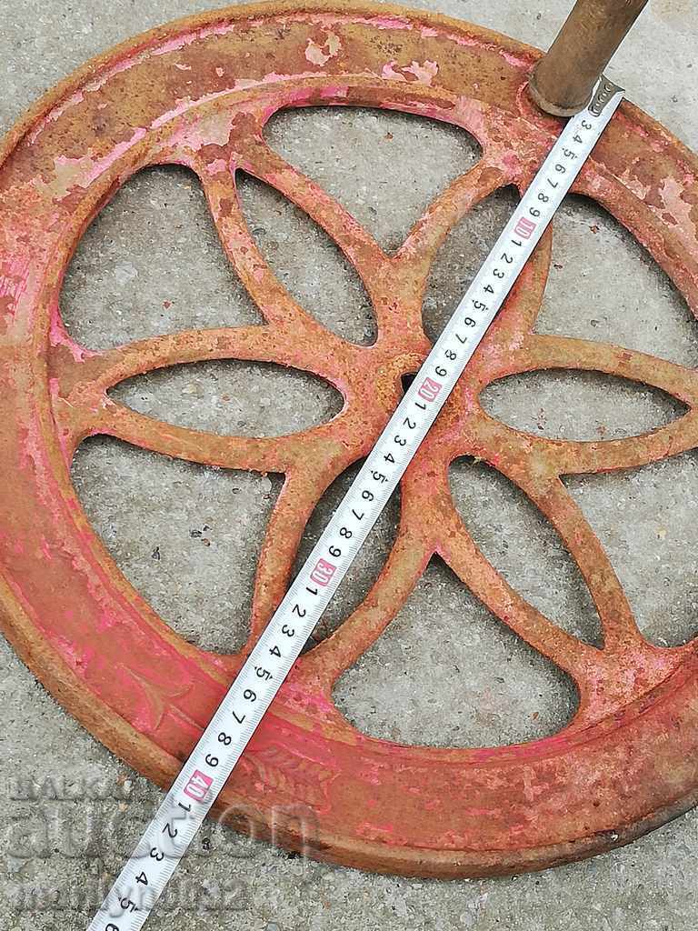 Delivery of Wrought iron relief cast iron spinning wheel Delivery of Wrought iron relief cast iron spinning wheel