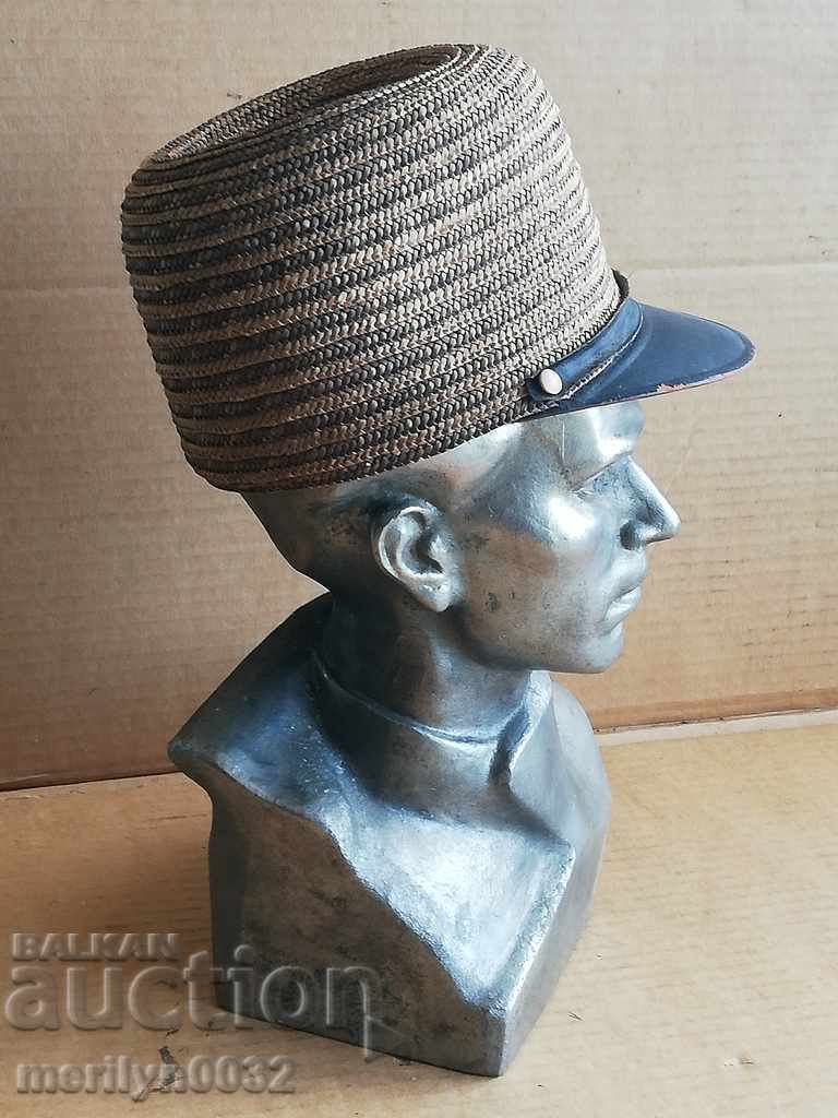 Delivery of Old children's hat 1930s Delivery of Old children's hat 1930s