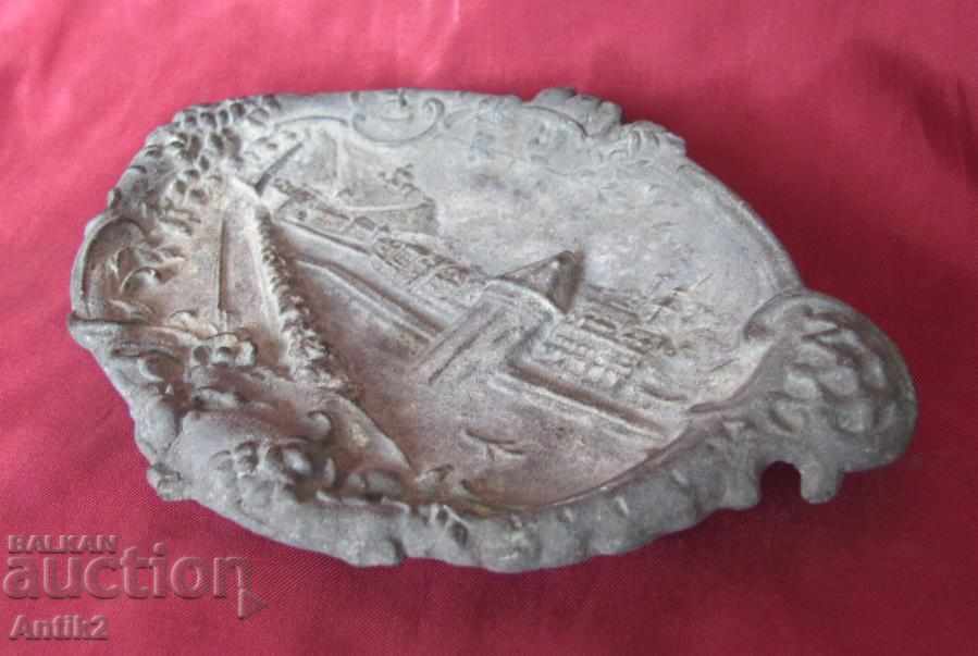 Παράδοση Σταχτοδοχείο μετάλλων του 19ου αιώνα Παράδοση Σταχτοδοχείο μετάλλων του 19ου αιώνα