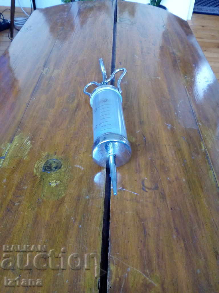 Old glass syringe, flushing syringe with price 33.00 BGN | € 16.87 Old glass syringe, flushing syringe with price 33.00 BGN | € 16.87
