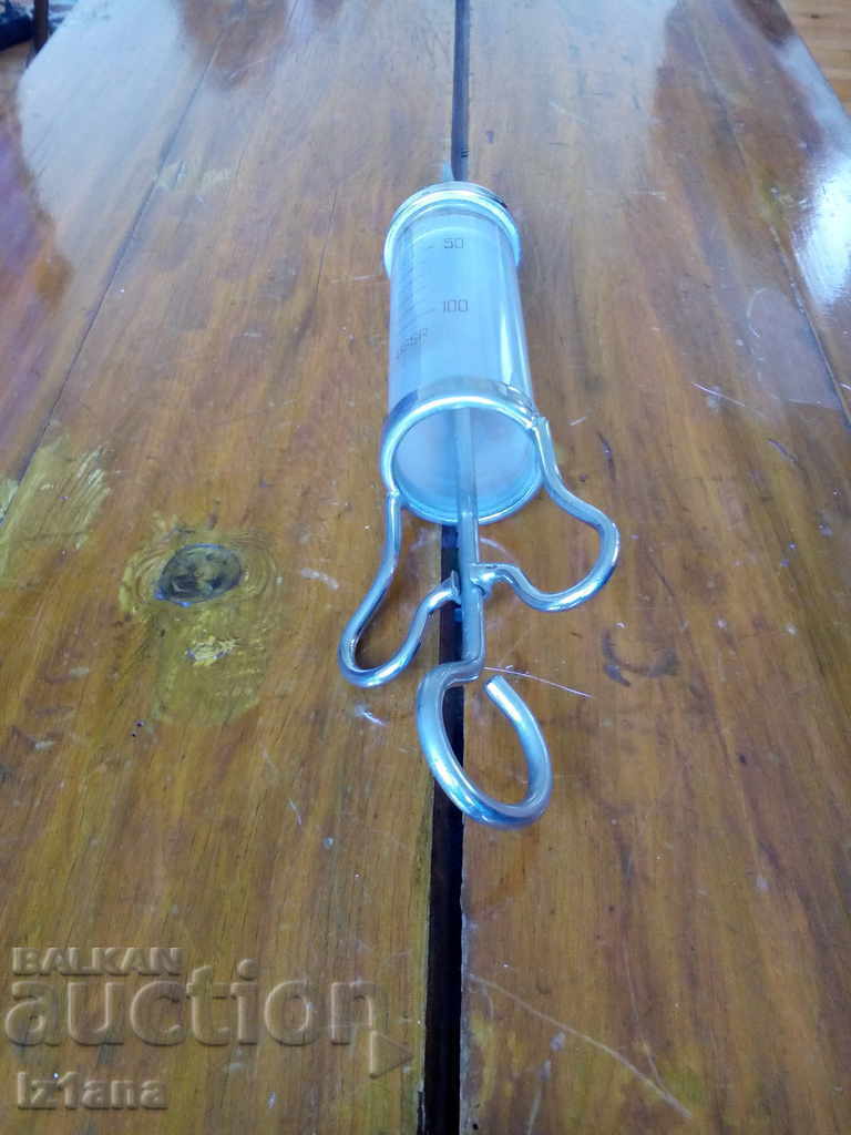 Delivery of Old glass syringe, flushing syringe Delivery of Old glass syringe, flushing syringe