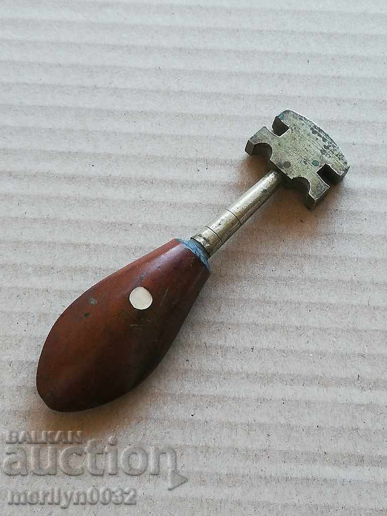 OLIVE OLIVE COFFEE SURFACE CUTTING CYPRUS RUSSIA RRR - 7 OLIVE OLIVE COFFEE SURFACE CUTTING CYPRUS RUSSIA RRR - 7