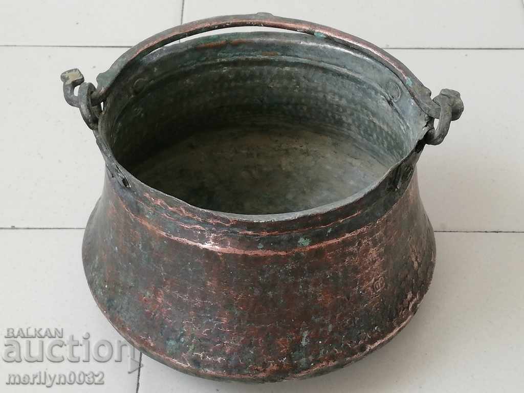 An old copper boiler, a pot, a malt, a baker with price 75.00 BGN | € 38.35 An old copper boiler, a pot, a malt, a baker with price 75.00 BGN | € 38.35