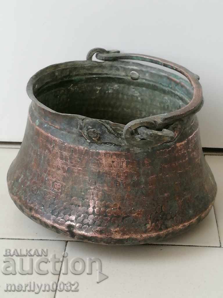 An old copper boiler, a pot, a malt, a baker - 5 An old copper boiler, a pot, a malt, a baker - 5