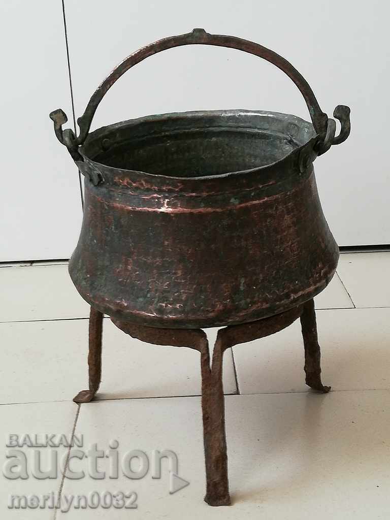 An old copper boiler, a pot, a malt, a baker - 6 An old copper boiler, a pot, a malt, a baker - 6