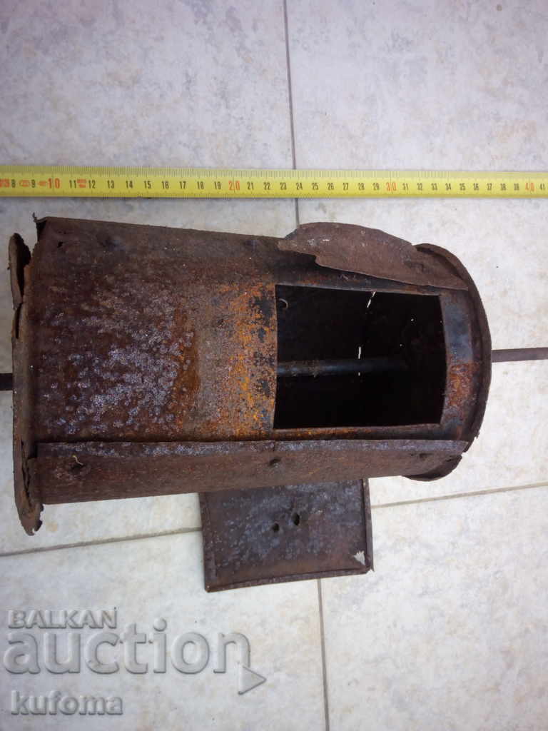 Delivery of Very old appliance for coffee and popcorn