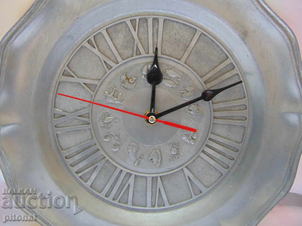 Колекционерски стенен  метален часовник зодии с цена € 15.00 | 29.34 лв.