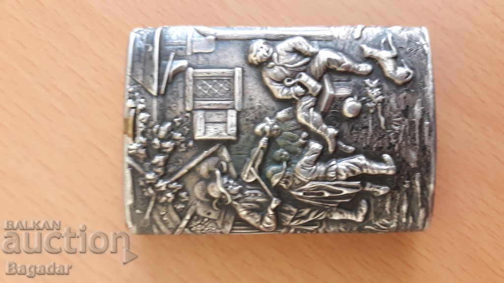 Auction Silver box for enfie Auction Silver box for enfie