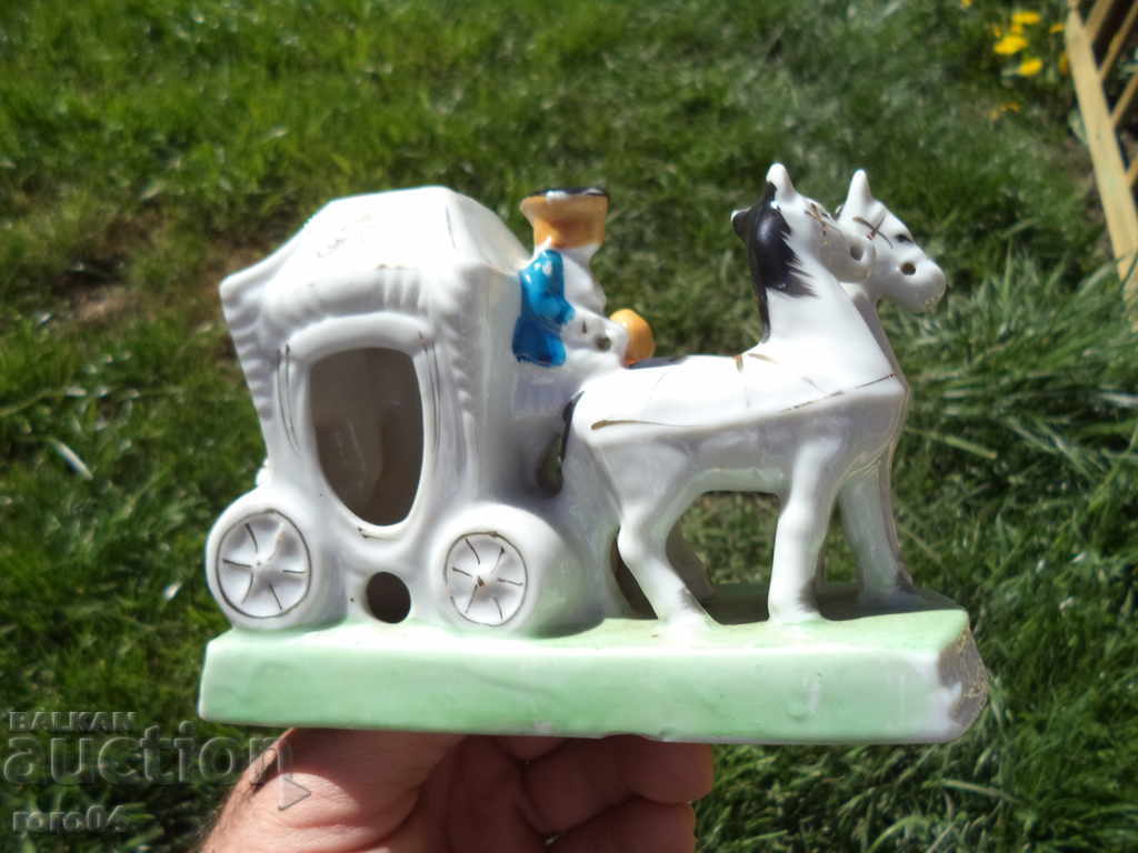 Delivery of PORCELANEOUS - COMPOSITION - BEAUTY - FOREIGN Delivery of PORCELANEOUS - COMPOSITION - BEAUTY - FOREIGN