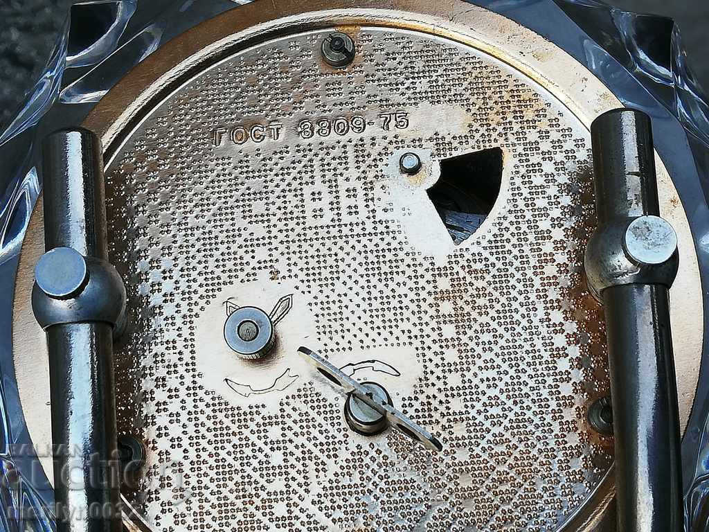 Delivery of Old Desktop Clock Alarm Clock Works WELL Delivery of Old Desktop Clock Alarm Clock Works WELL