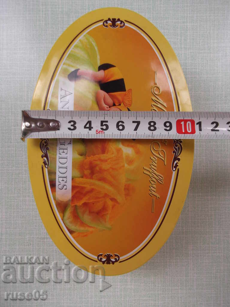 A box of beautiful metallic candy - 6 A box of beautiful metallic candy - 6