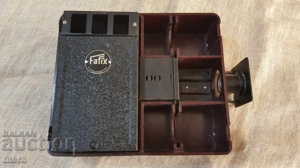 Delivery of Reich diaprojector Delivery of Reich diaprojector