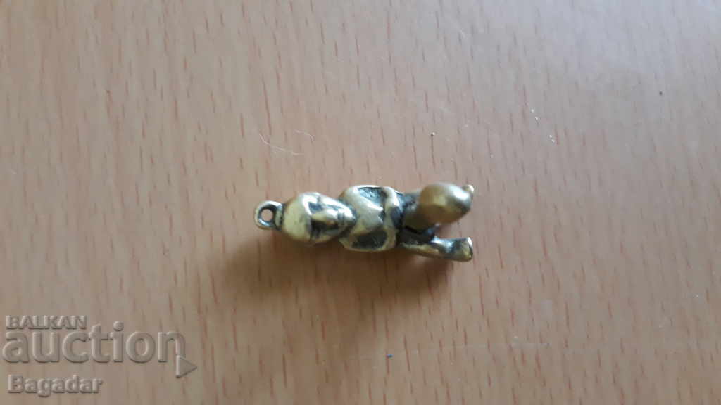 Delivery of Old bronze figure Delivery of Old bronze figure