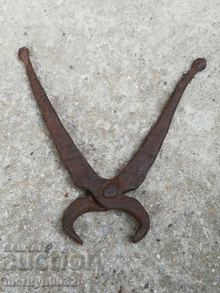 Delivery of Ancient primitive kerpene, pliers - 19th century Delivery of Ancient primitive kerpene, pliers - 19th century