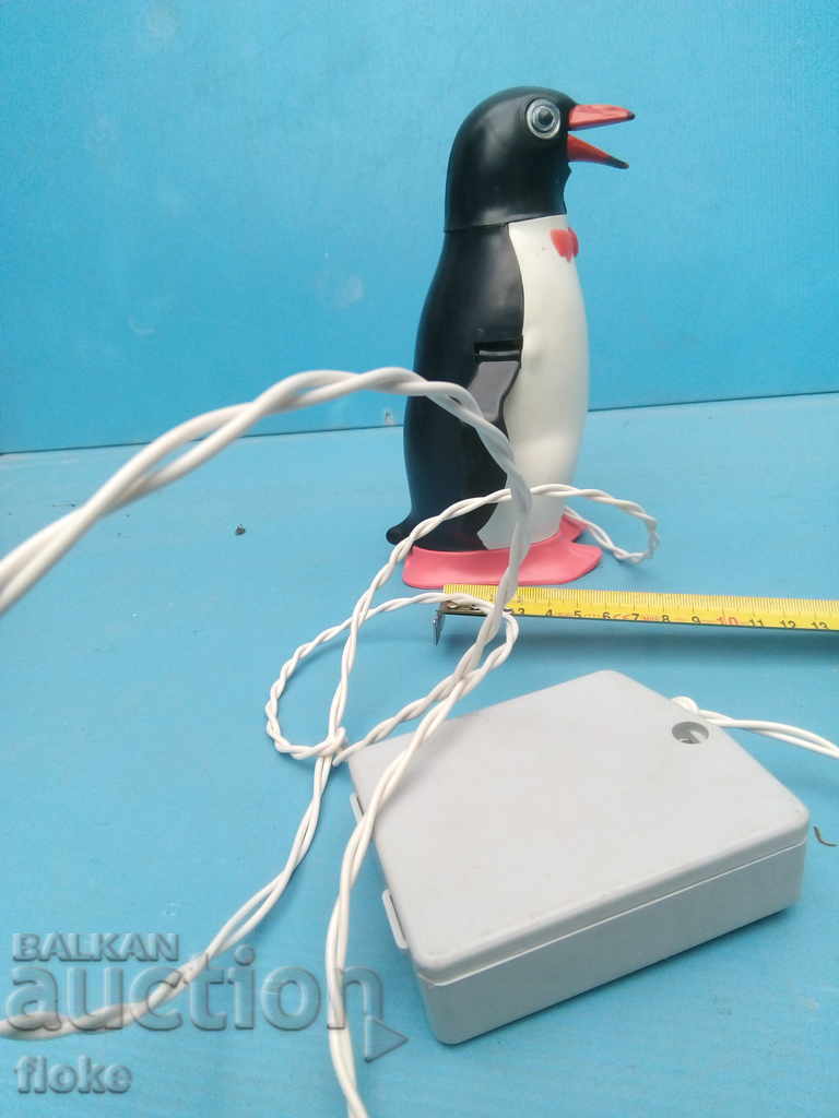 Auction An old mechanical toy penguin Auction An old mechanical toy penguin