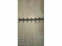 Umeraș vechi din lemn.