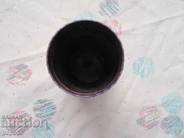 Auction Hand-forged copper pencil holder from the socialist era - 6.5 x 10 cm Auction Hand-forged copper pencil holder from the socialist era - 6.5 x 10 cm