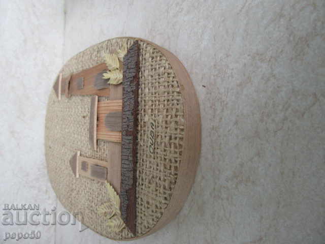 Licitație MINI PANOU DIN PERIOADA SOCIALISTĂ - CUBA /13,5 x 20 x 1,5 cm/