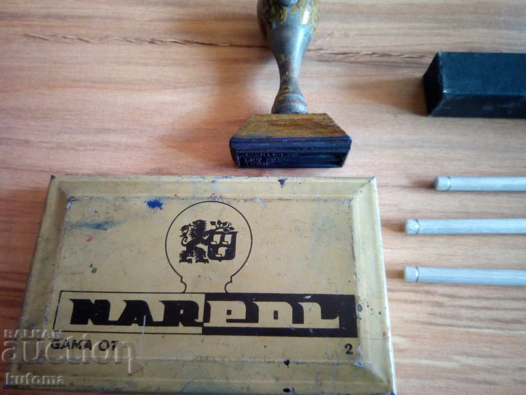 Стар дървен печат и писци с цена 29.99 лв. | € 15.33 Стар дървен печат и писци с цена 29.99 лв. | € 15.33