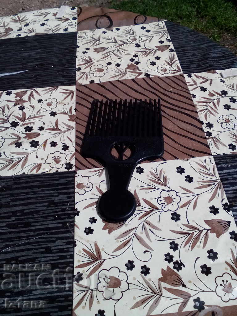 Old comb, comb with price 10.00 BGN | € 5.11