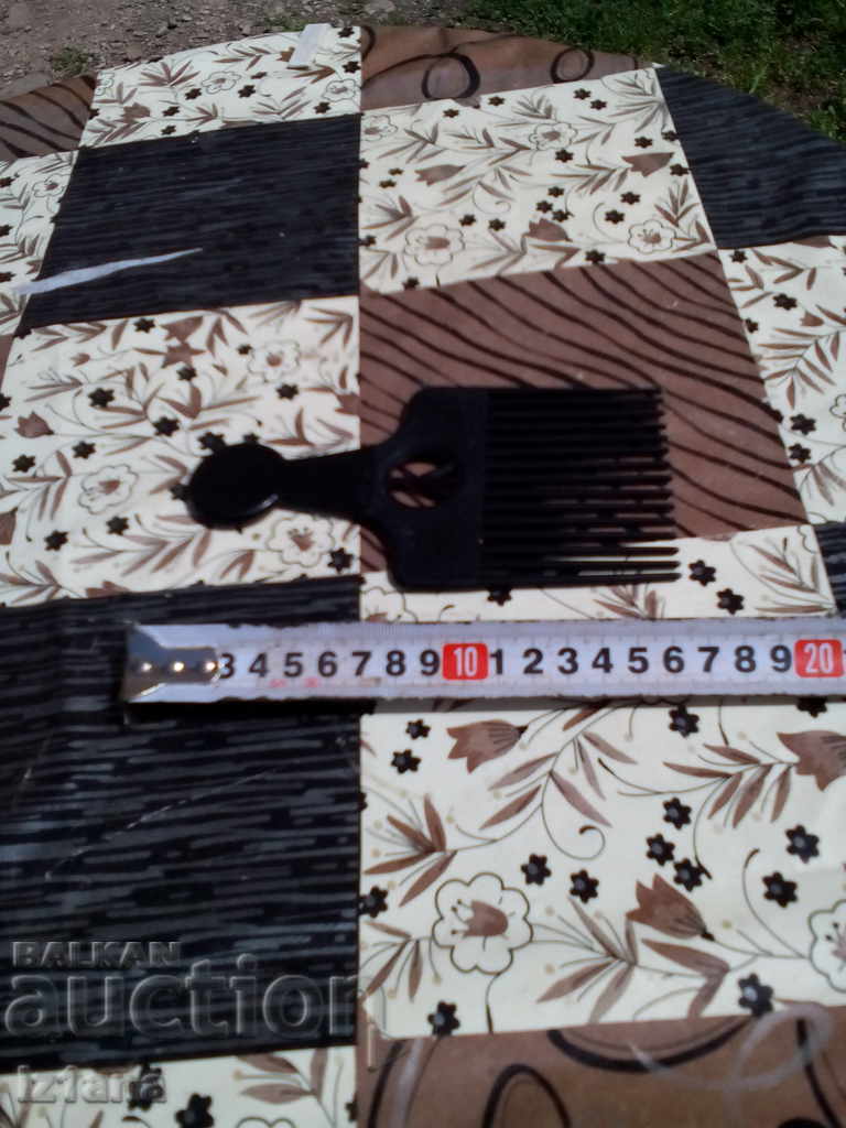 Auction  Old comb, comb