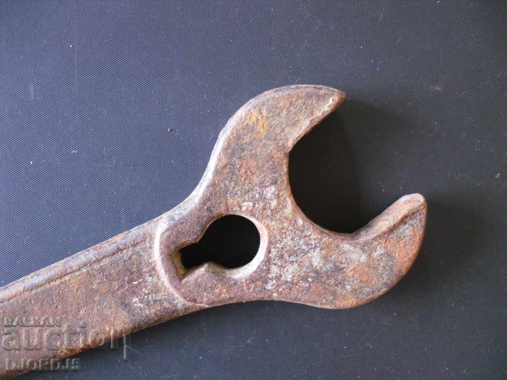 Auction Old key Auction Old key