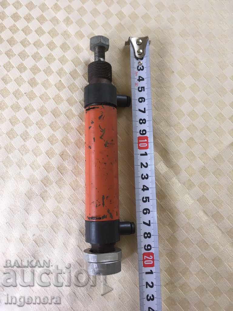 ЦИЛИНДЪР ПНЕВМАТИЧЕН с цена 9.00 лв. | € 4.60 ЦИЛИНДЪР ПНЕВМАТИЧЕН с цена 9.00 лв. | € 4.60