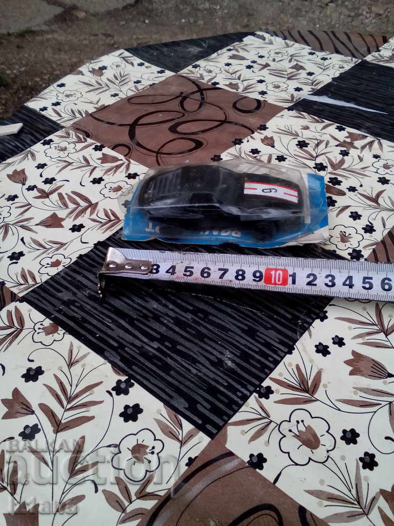 Auction An old cart, a toy Auction An old cart, a toy