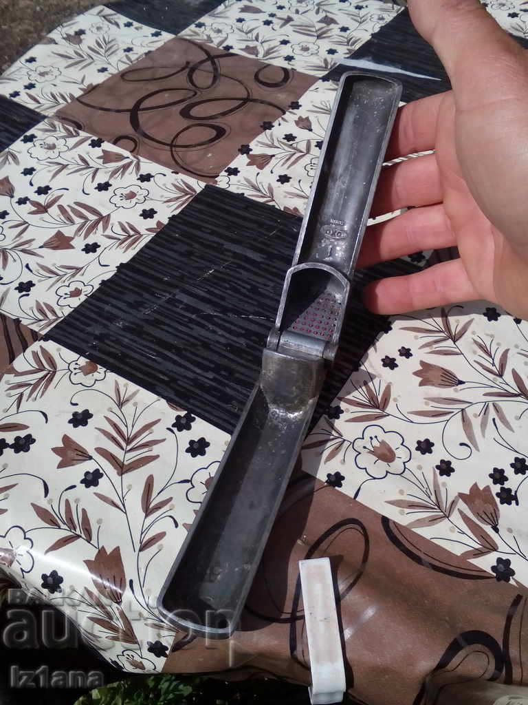 Old aluminum garlic press - 5 Old aluminum garlic press - 5