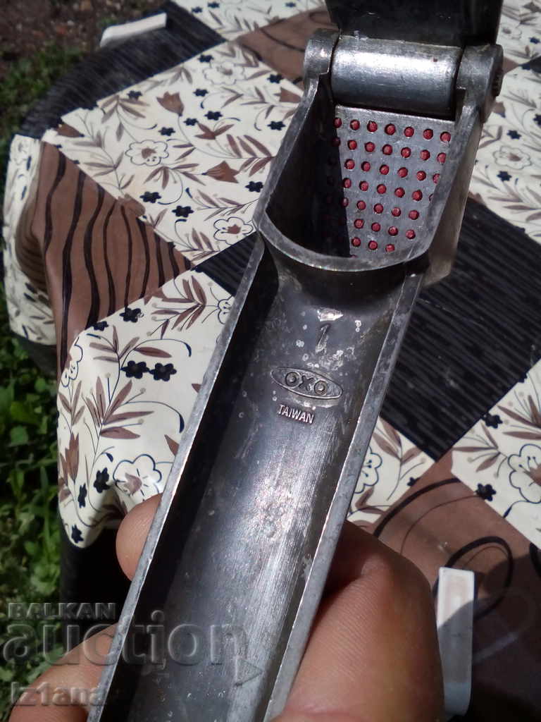 Old aluminum garlic press - 6 Old aluminum garlic press - 6