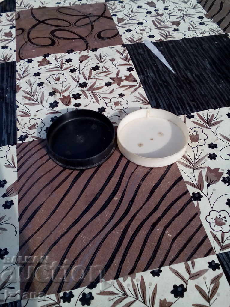 Delivery of An old box of LEOKREM