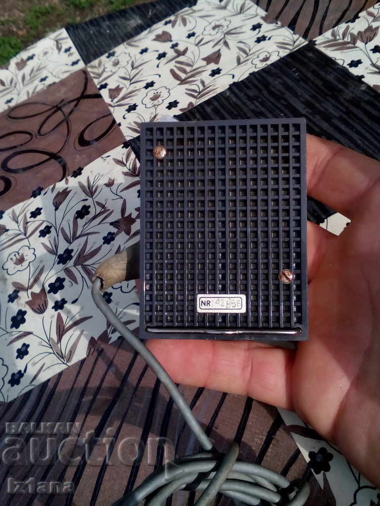 Delivery of An old Tonsil MDU 686 microphone