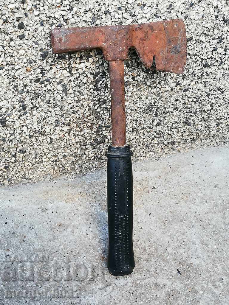 Стара брадва с печат топор сатър брадвичка сап с цена 42.00 лв. | € 21.47 Стара брадва с печат топор сатър брадвичка сап с цена 42.00 лв. | € 21.47