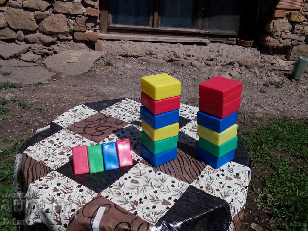 Old cubes, game with price 10.00 BGN | € 5.11 Old cubes, game with price 10.00 BGN | € 5.11