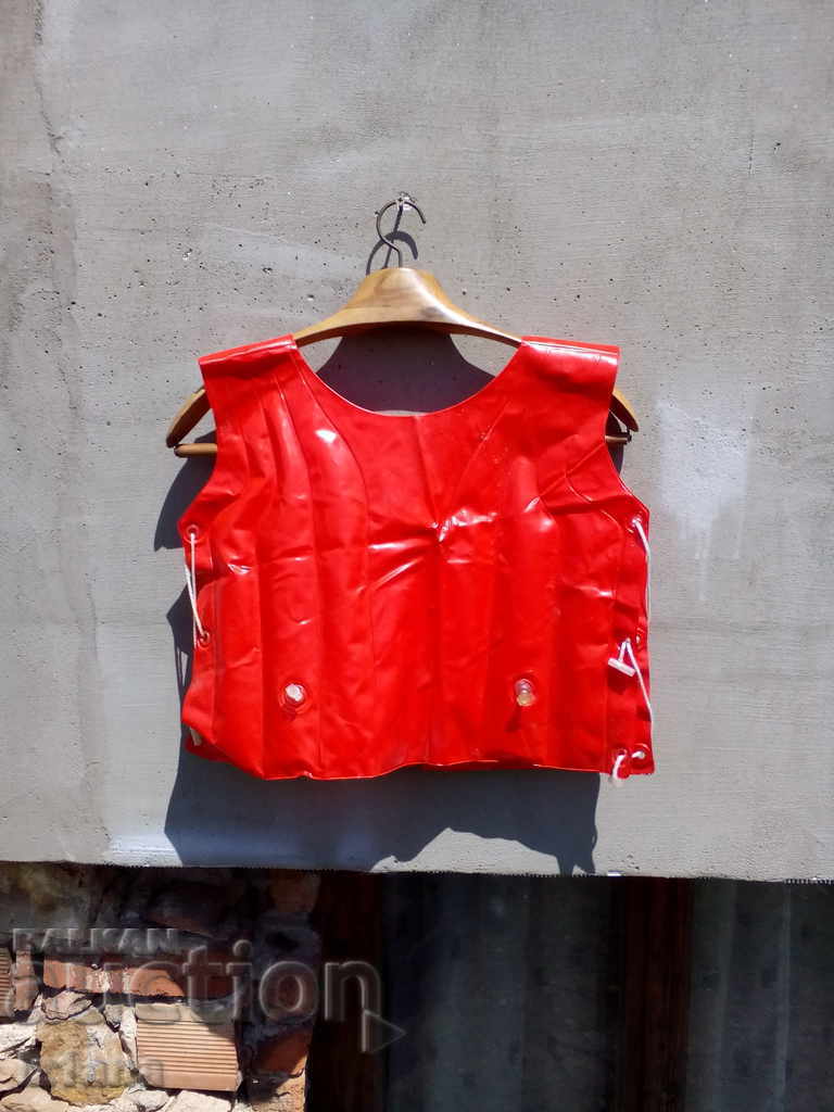 Delivery of An old swimming jacket Delivery of An old swimming jacket