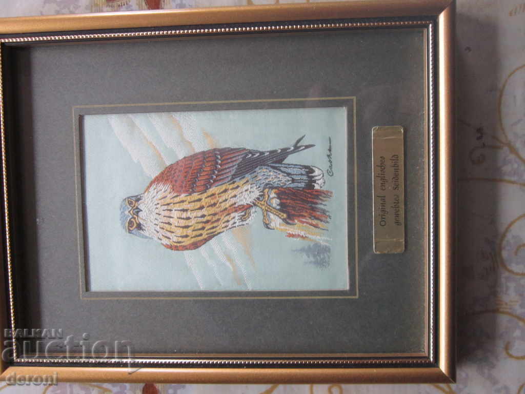 Δημοπρασία Αρχική παλιά εικόνα Falcon σε υφασμένο μετάξι Δημοπρασία Αρχική παλιά εικόνα Falcon σε υφασμένο μετάξι