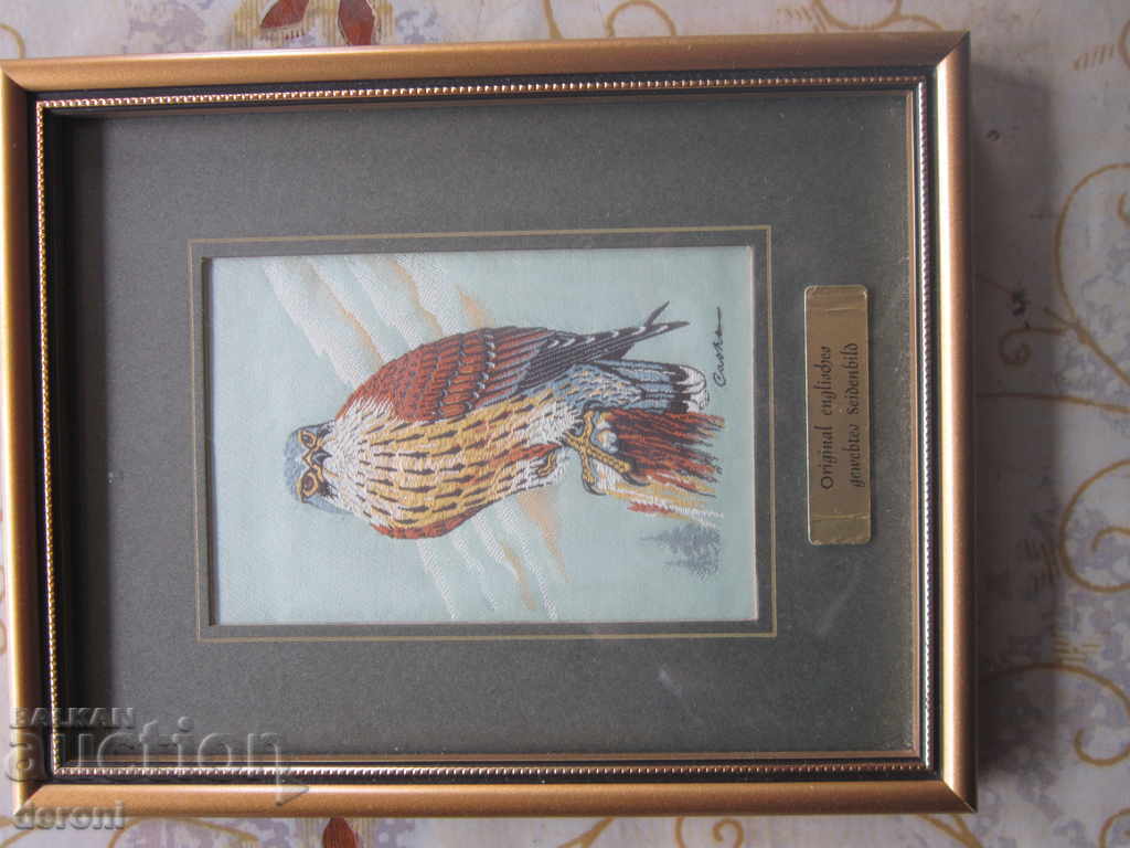 Παράδοση Αρχική παλιά εικόνα Falcon σε υφασμένο μετάξι Παράδοση Αρχική παλιά εικόνα Falcon σε υφασμένο μετάξι